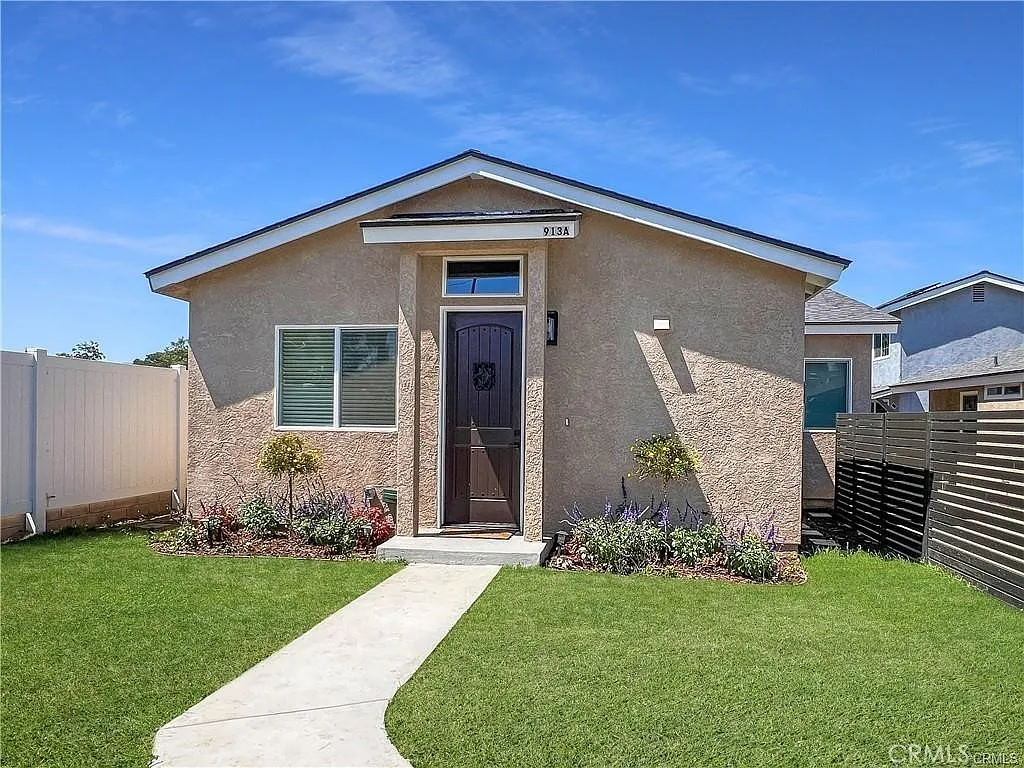 3 bed, 1000 sqft, $2,950 — Photo 1