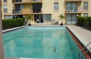 2nd image of 2075 NE 164th St APT 112