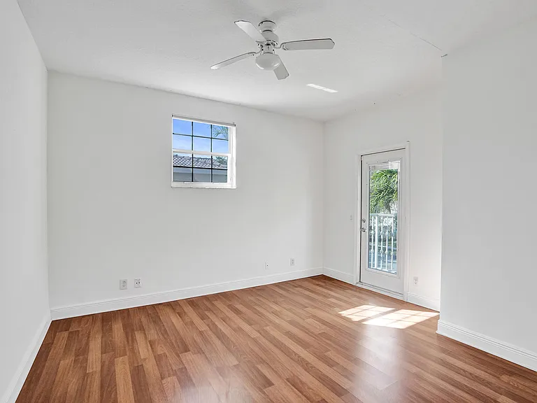 4214 NW 38th Dr — Photo 40