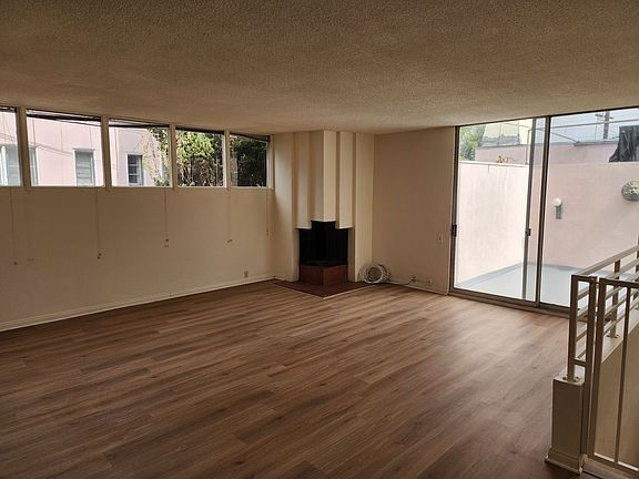 4th image of 1163 Huntington Dr APT 5
