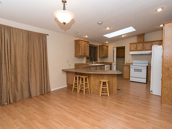5th image of 10418 NE 41st Ct
