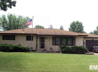 1202 13th Ave, Viola, IL 61486