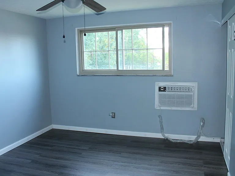 24325 Detroit Rd #202A — Photo 11