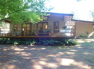 1960 Hummingbird Ln, Camano Island, WA 98282