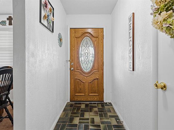4th image of 602 N Main St