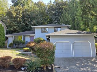 926 214th Pl SW, Lynnwood, WA 98036