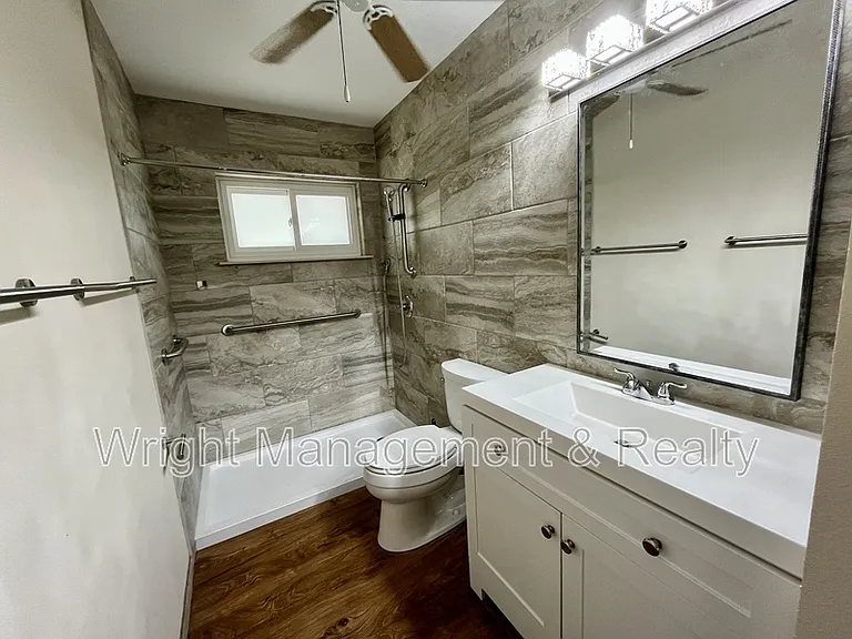 704 Torrey Pines Ave — Photo 12