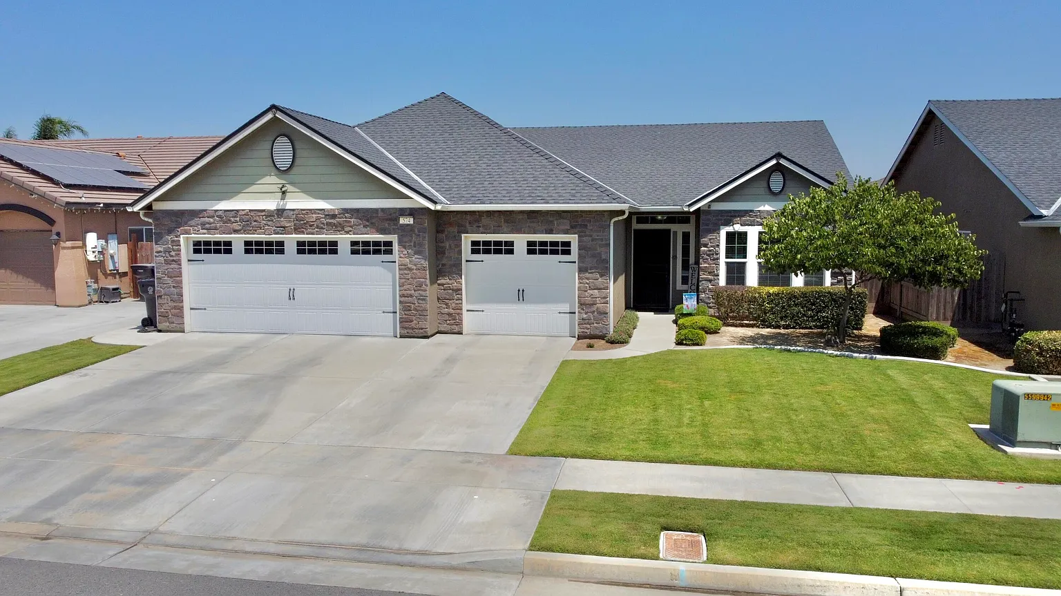 574 Villa Cove Street photo 1