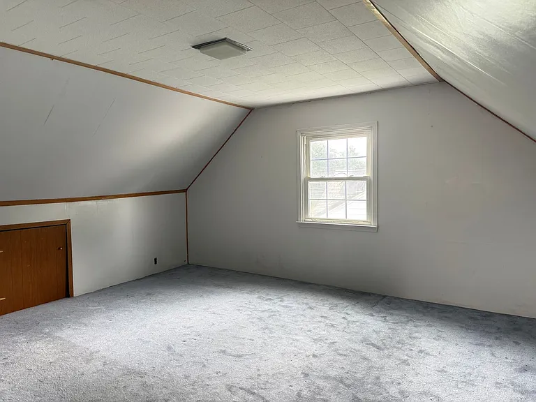 69 W Charlotte St — Photo 19