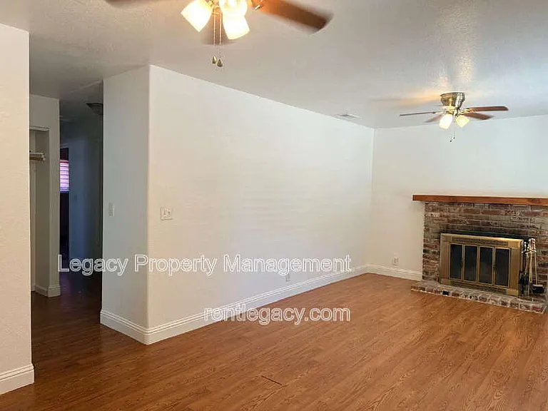 6701 21st St — Photo 5