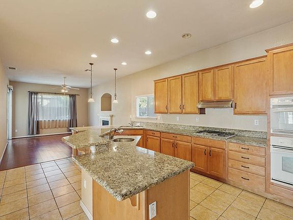 4th image of 1155 Windjammer Dr
