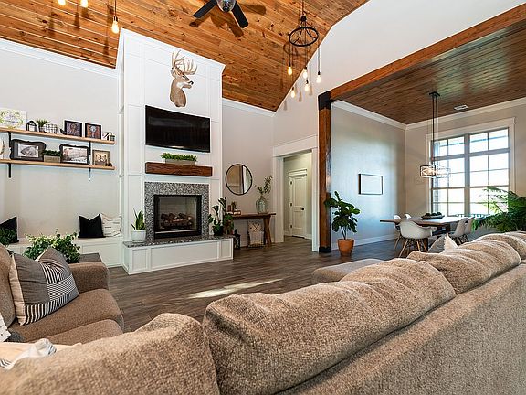 2nd image of 2305 Pinehurst Ct