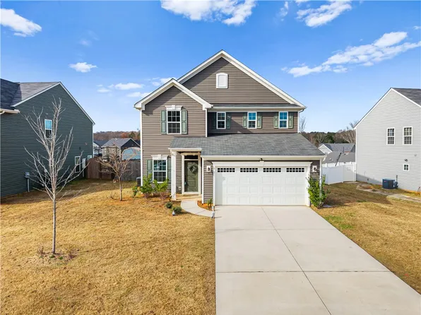 8 Wiltshire Cir, Easley, SC 29642