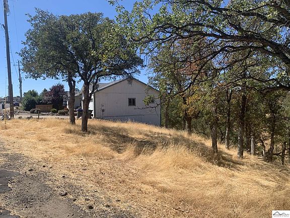 4th image of 19653 Valley Ford Dr