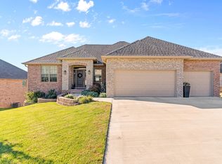 1632 W Gaslight Drive, Springfield, MO 65810