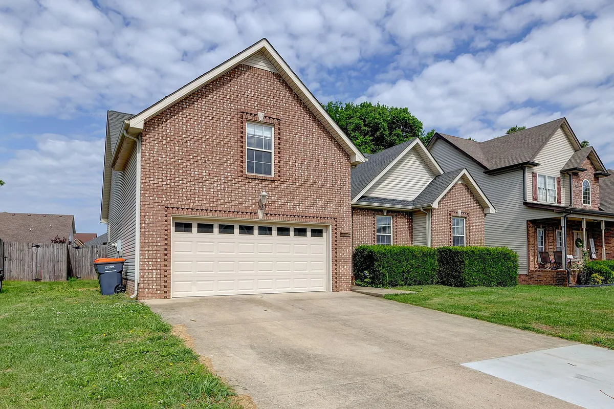 Building Photo - 2924 Brewster Dr