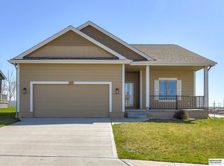 8215 S 186th St, Omaha, NE 68136