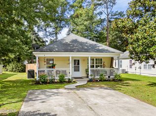 305 Woodrow St, Tabor City, NC 28463