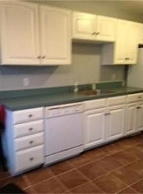 2nd image of 709 Thayer St