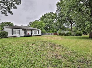 502 SW Locust St, Oak Grove, MO 64075