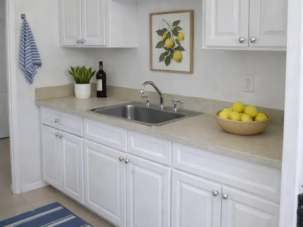 586 Azalea Ln, Vero Beach, FL