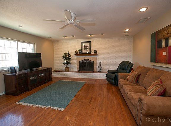 2nd image of 2503 Fannin Ave