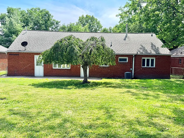 573 Hemlock Dr — Photo 17