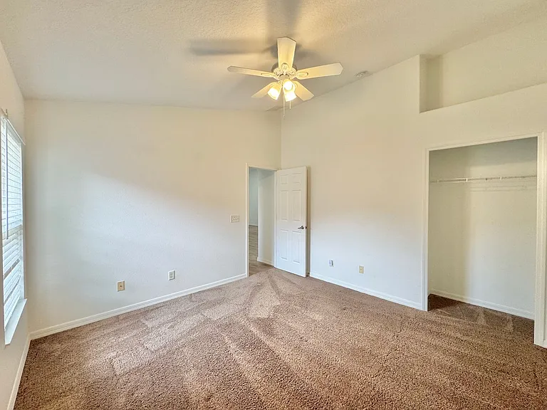 502 Viola Dr — Photo 41