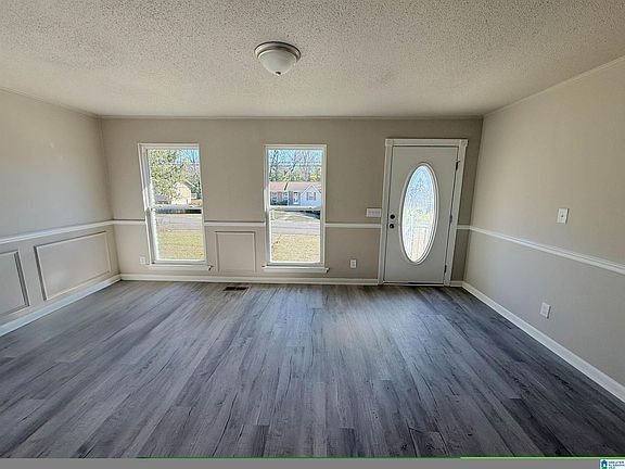 2nd image of 1004 Sandybrook Cir