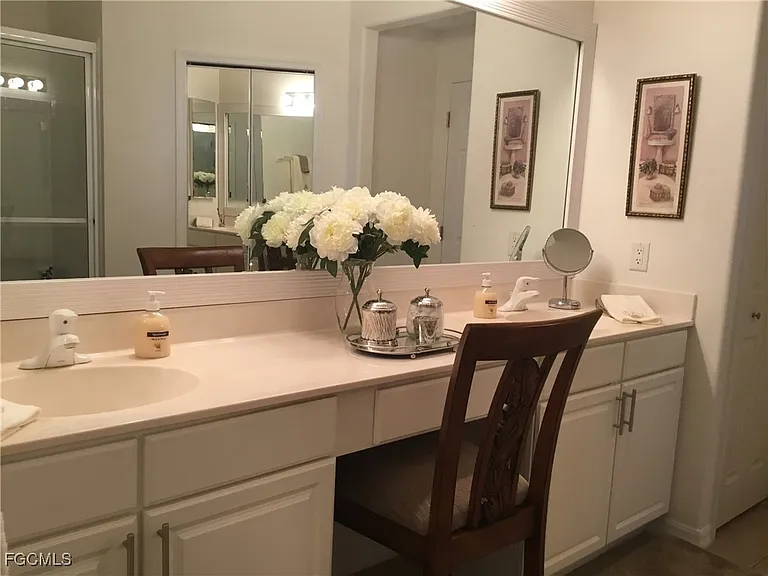 10063 Majestic Ave — Photo 18