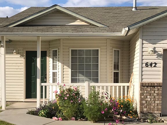 Front Patio with Spring flowers.