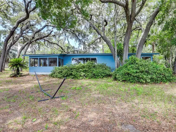 104 Carter Whittaker Ln, Pomona Park, FL 32181