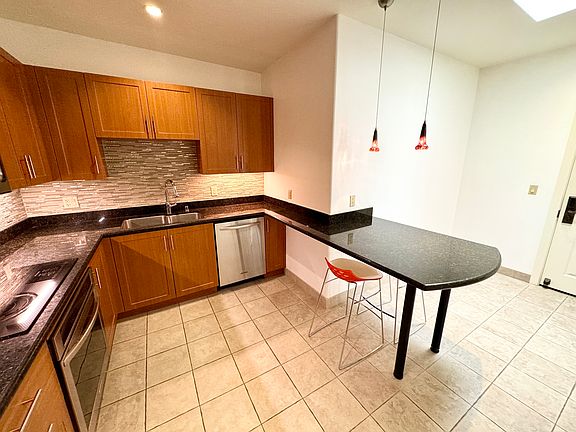 5th image of 7920 Herschel Ave #38