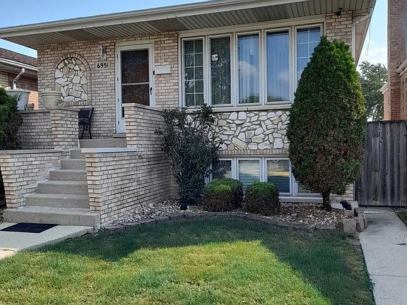 3rd image of 6951 S Karlov Ave