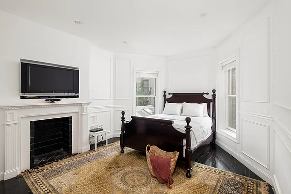 Sold by Corcoran | media 7