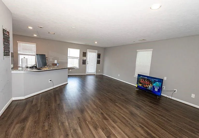 8932 Hollister Commons Ln — Photo 3