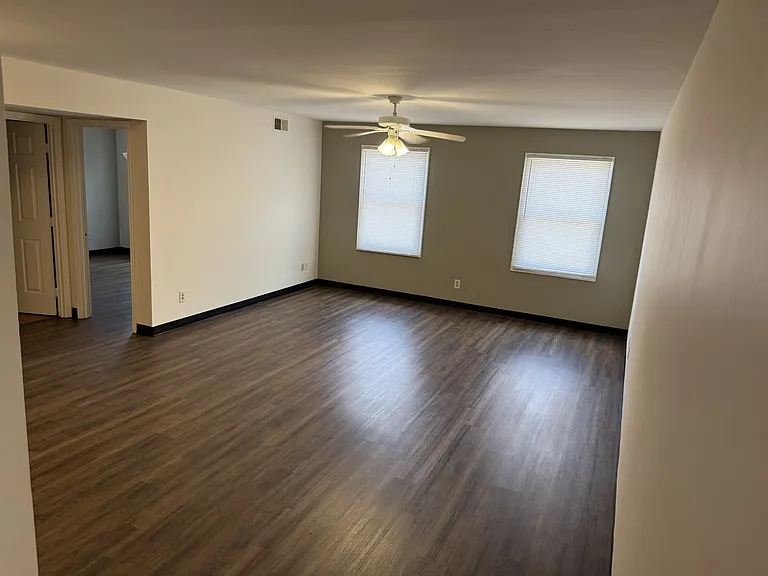 CLIFFWOOD APARTMENTS — Photo 8