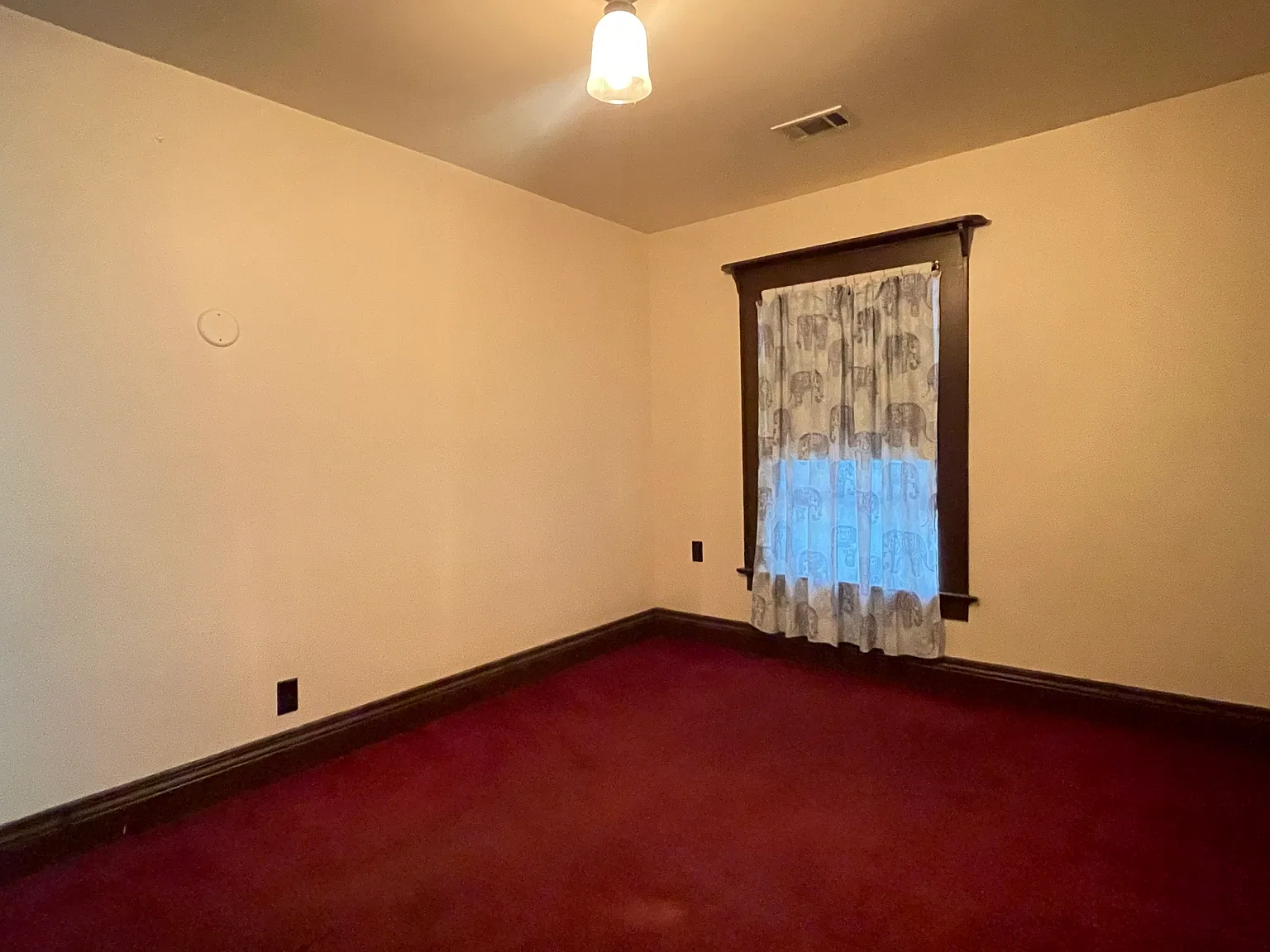 4 bed, $950 — Photo 1