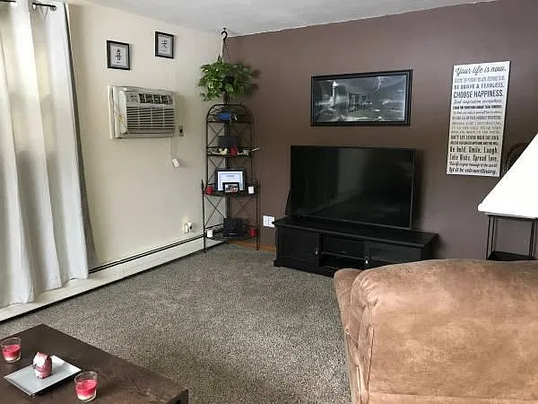 1 bed, 850 sqft, $1,275 — Photo 1