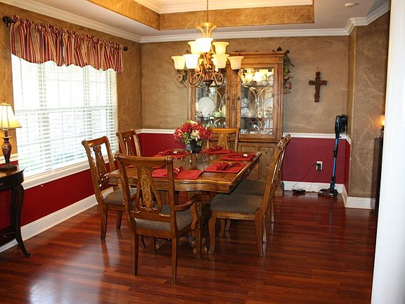 3rd image of 324 Ashwood Bnd
