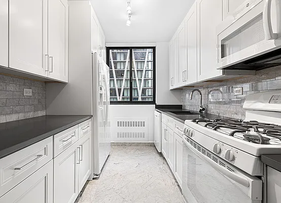 Rented by Mirador Real Estate | media 22