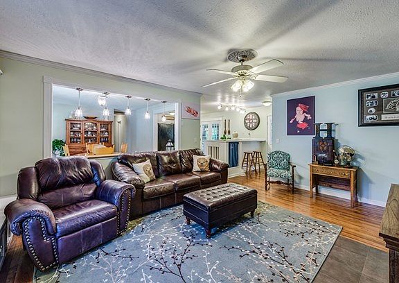 4th image of 3124 Demaur Ln