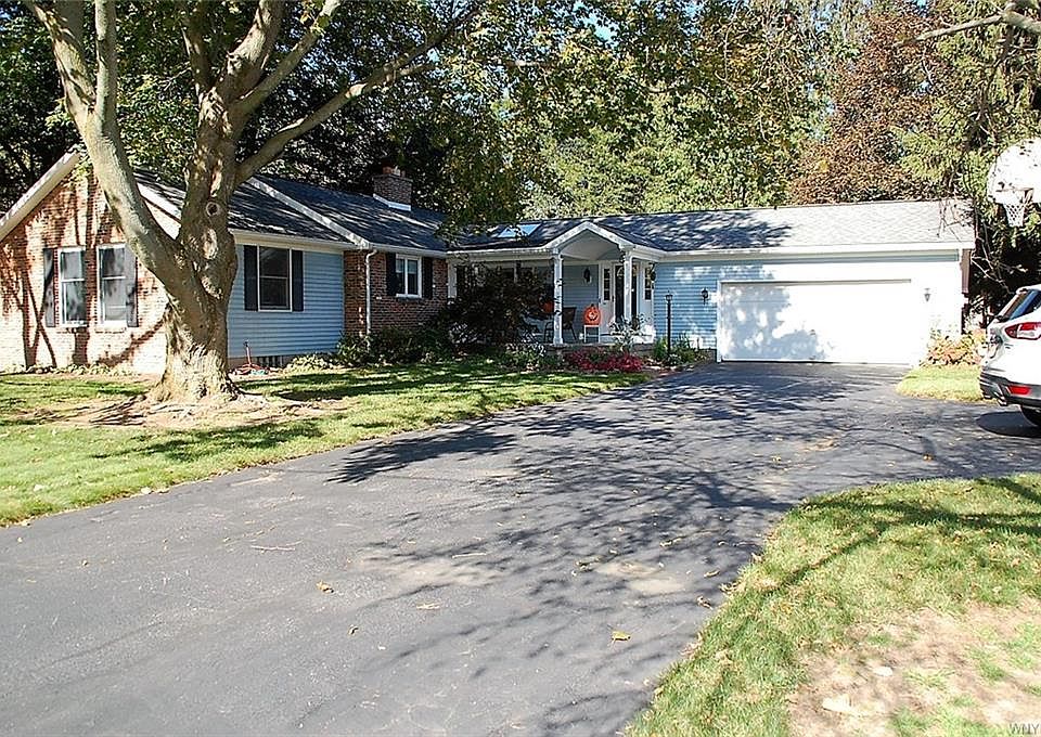 1st image of 8090 Centre Ln