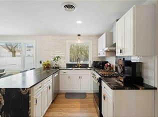 6 Flanders St, Johnston, RI 02919