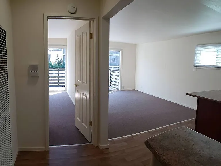2255 Hearst — Photo 5