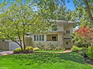 411 E Illinois Rd, Lake Forest, IL 60045