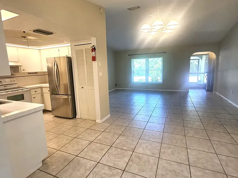 23123 Glen Ave — Photo 11