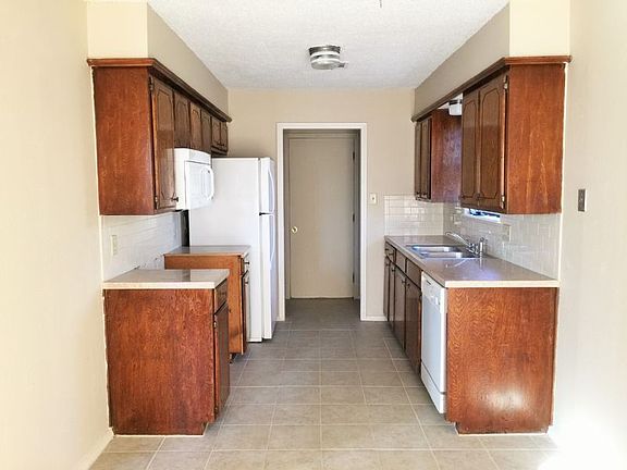 4th image of 6007 SW Park Ave