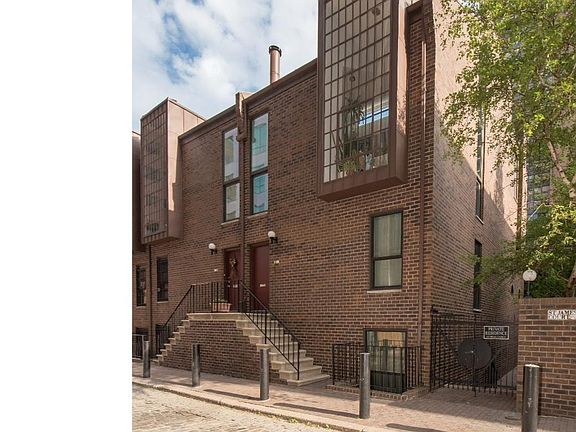 2nd image of 12 Saint James Ct #12
