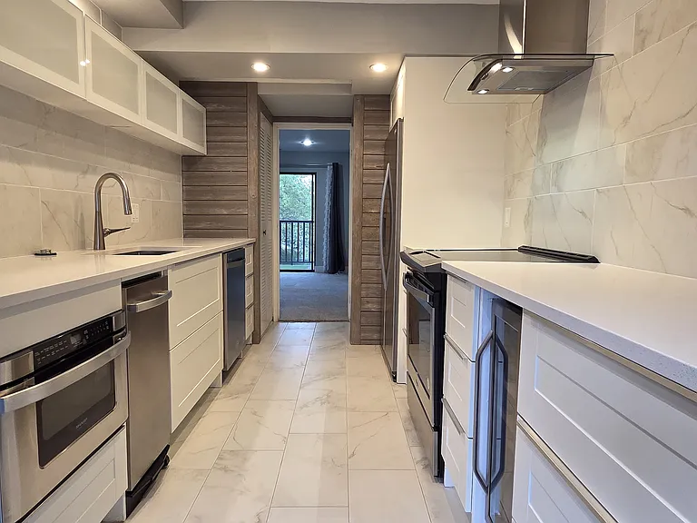 4620 S Woodduck Ln — Photo 1